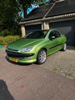 Peugeot 206 1.6 16V CC 2002 Groen, Auto's, Voorwielaandrijving, 4 cilinders, Cabriolet, 4 stoelen