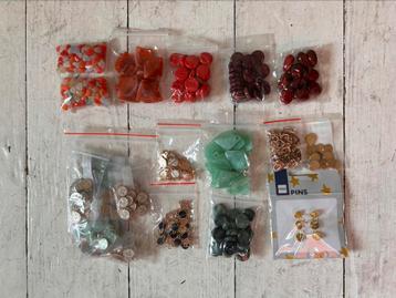 Sieradenmaakpakket – kralen, charms en letterbedels beschikbaar voor biedingen