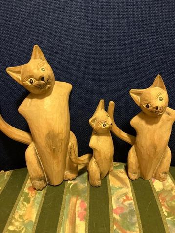 3 houten katjes  beschikbaar voor biedingen