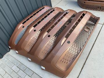 Bumper Volkswagen CADDY 2k7 2K7807221A Voorbumper Oranje beschikbaar voor biedingen