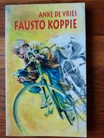 Fausto Koppie - Anke de Vries, Boeken, Ophalen of Verzenden, Gelezen, Anke de Vries
