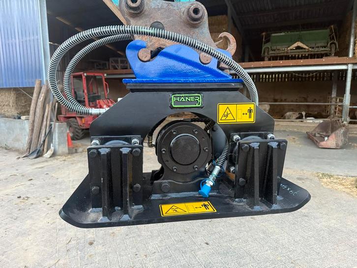 Hydraulische trilblok + kantelbak 120cm, Zakelijke goederen, Machines en Bouw | Industrie en Techniek, Ophalen