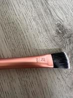 Real techniques square foundation brush 205, Overige kleuren, Gehele gezicht, Nieuw, Ophalen of Verzenden