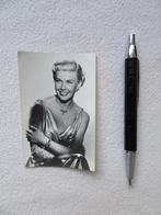 Zwart-wit fotokaart van Doris Day uit 1956, Ophalen of Verzenden, Foto of Kaart