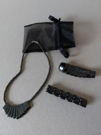 Mooie ketting met magneetstenen en bijpassende armbanden, Ophalen of Verzenden, Zo goed als nieuw, Elastiek