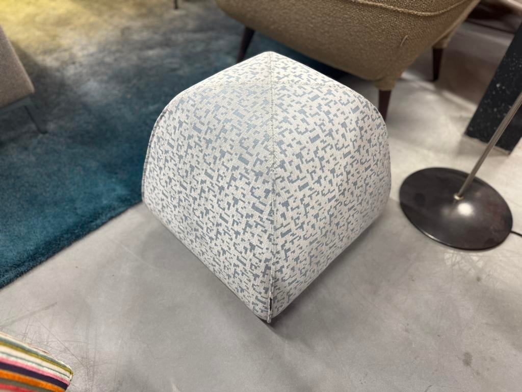 Nieuw Design on Stock Bimbom 38 Kruk poef stof Bim Bom, Huis en Inrichting, Minder dan 50 cm, Leolux Harvink Jori Rolf Benz Gelderland Eyye Montis