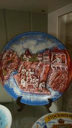 Decoratieve vintage schaal - Oud Tbilisi, Huis en Inrichting, Woonaccessoires | Schalen en Manden, Gebruikt, Porselein of Keramiek