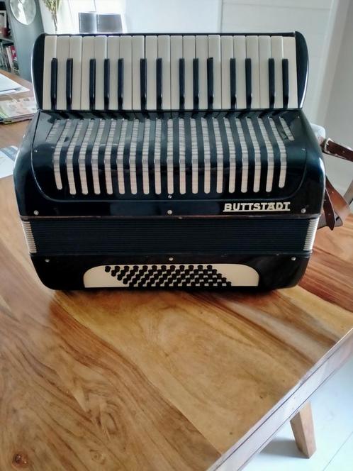 Leuke, oude 60 bas accordeon, Muziek en Instrumenten, Accordeons, Gebruikt, Ophalen