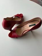 Elegante rode hakken van Bally - Maat 39, Ophalen of Verzenden, Zo goed als nieuw, Rood, Pumps