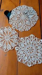 3 gehaakte kleedjes, Antiek en Kunst, Antiek | Kleden en Textiel, Verzenden