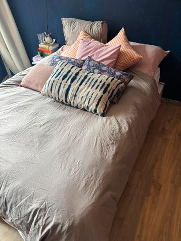 Ikea bed 140cm