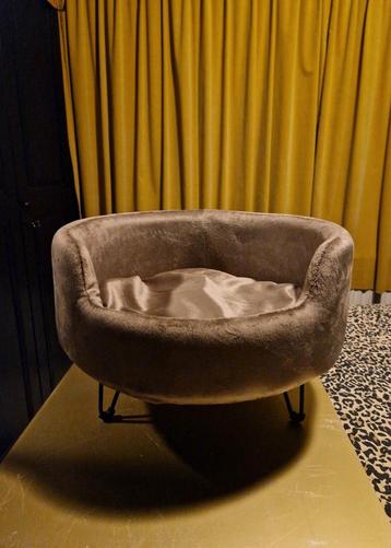 Kattenmand velvet op pootjes! beschikbaar voor biedingen