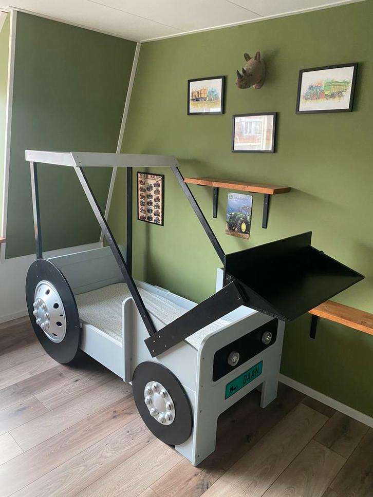 peuter tractor bed !, Kinderen en Baby's, Kinderkamer | Bedden, Zo goed als nieuw, 180 cm of meer, 70 tot 85 cm, Matras, Ophalen of Verzenden