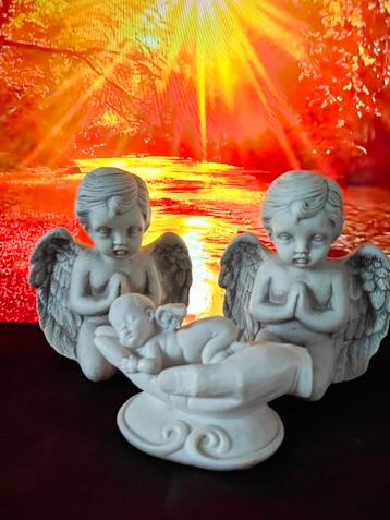 Drie mooie engelenbeelden. beschikbaar voor biedingen