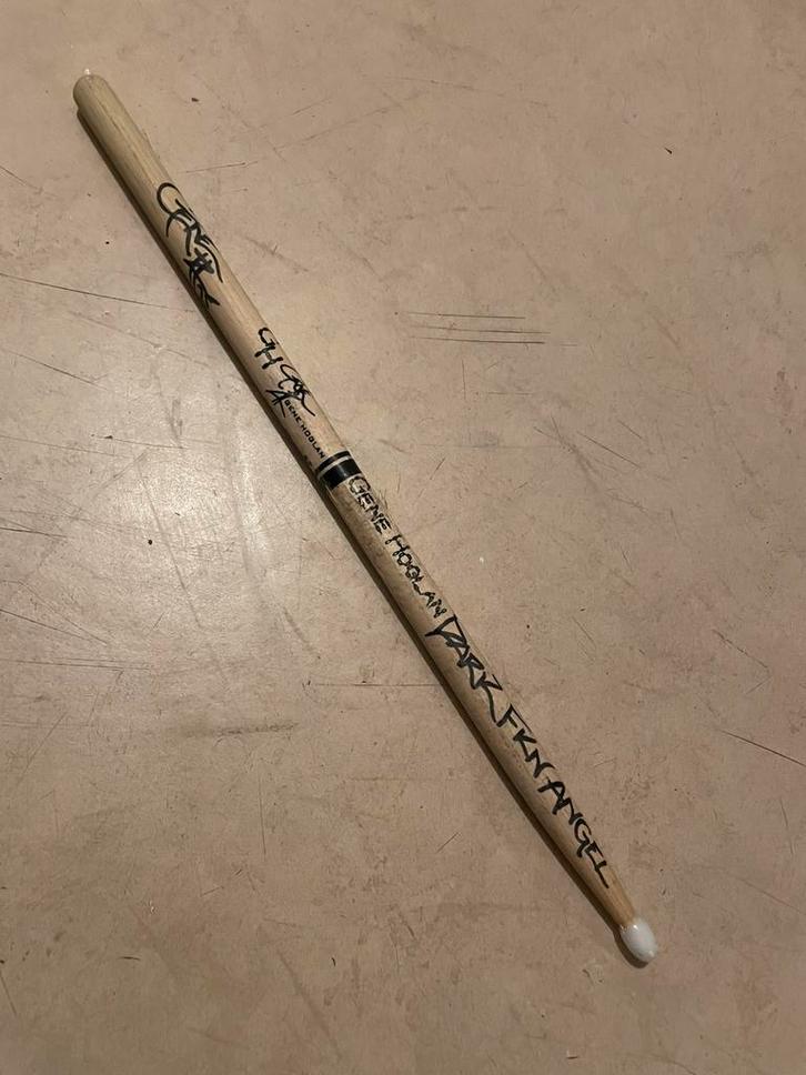 Dark Angel gesigneerde Drum stick van Gene Hoglan (ex Death), Cd's en Dvd's, Vinyl | Hardrock en Metal, Zo goed als nieuw, Ophalen of Verzenden