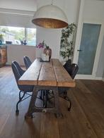 Robuuste houten eettafel met metalen onderstel, Huis en Inrichting, Tafels | Eettafels, Ophalen