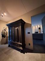 Mooie eikenhouten zwarte kast, brocante kast 182Hx165x59 cm, Ophalen