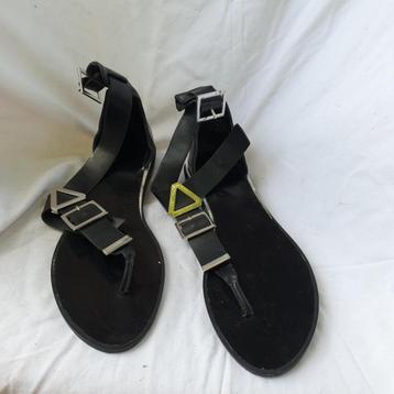Stoere zwarte sandalen. Mt 38. Merk Zara beschikbaar voor biedingen