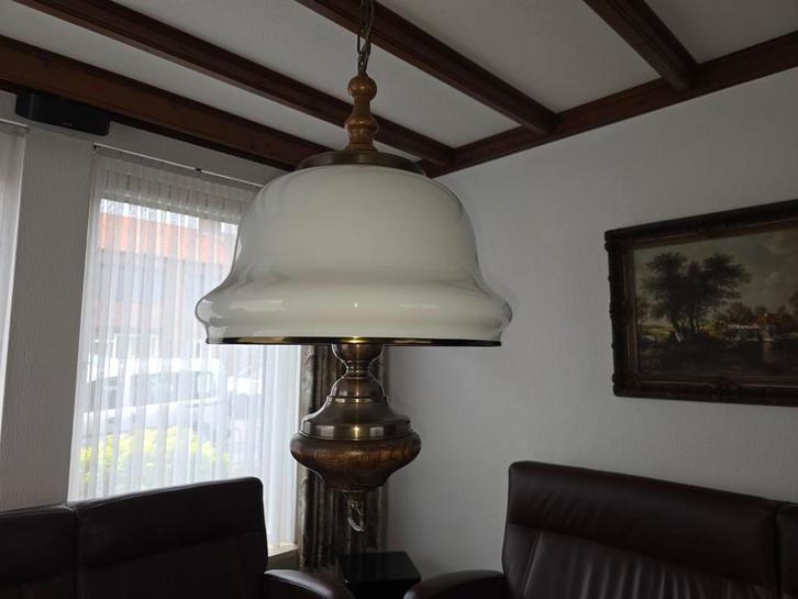 Vintage Hanglamp met Glazen Kap, Huis en Inrichting, Lampen | Hanglampen, Gebruikt, 50 tot 75 cm, Glas, Hout, Metaal, Ophalen