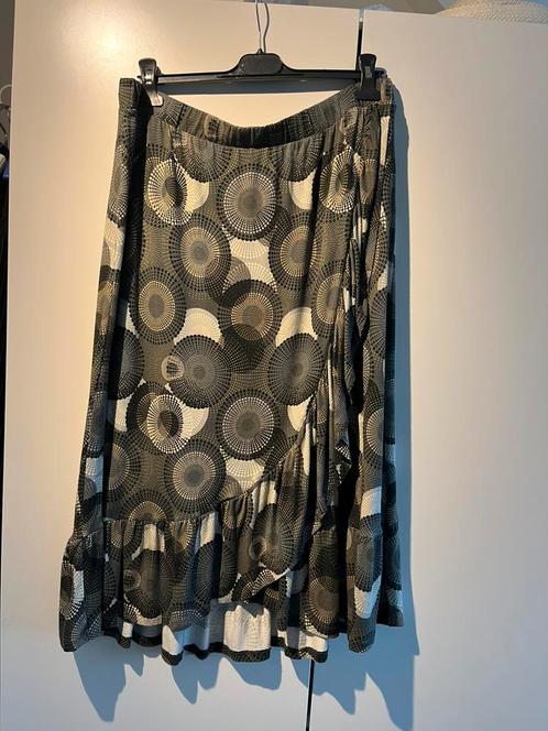 Geisha zwierige rok 3xl = 46, Kleding | Dames, Rokken, Gedragen, Maat 46/48 (XL) of groter, Overige kleuren, Onder de knie, Ophalen of Verzenden