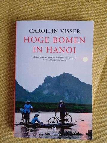 Hoge bomen in Hanoi - Carolijn Visser beschikbaar voor biedingen