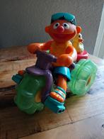 SESAMSTRAAT ERNIE OP DRIEWIELER MET BADEEND., Ophalen of Verzenden, Gebruikt