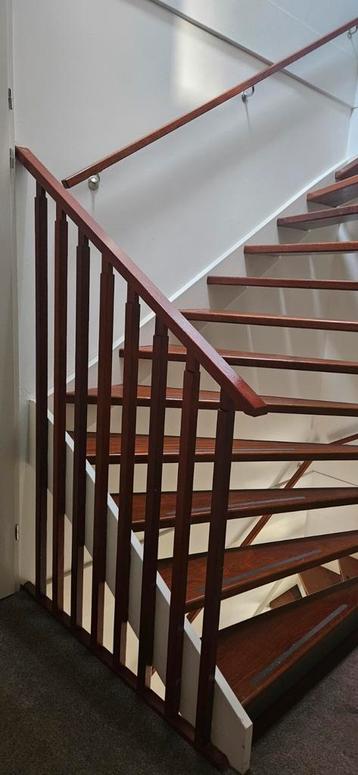 Massief houten Wikkeltrap - optie tot zelf Demonteren beschikbaar voor biedingen