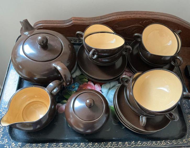 Zeldzaam servies Petrus Regout Bellefroid Maas bruin 1932, Antiek en Kunst, Antiek | Keramiek en Aardewerk, Ophalen of Verzenden