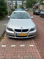 BMW 3-Serie 2.0 I 320 2006 Grijs | Nieuwe APK, Auto's, BMW, Euro 5, 1995 cc, 1295 kg, 4 cilinders