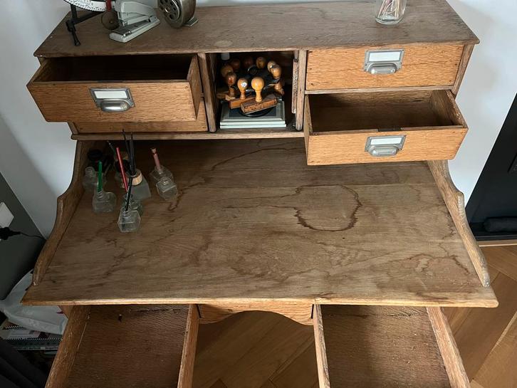Oude eikenhouten secretaire met veel opbergruimte, Antiek en Kunst, Antiek | Meubels | Tafels, Ophalen