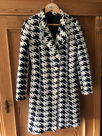 Halflange damesjas maat M beschikbaar voor biedingen