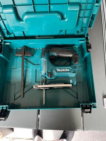 Makita decoupeerzaag 10,8 volt beschikbaar voor biedingen