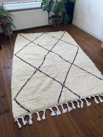 Beni Ouarain Marokkaans Berber Vloerkleed 210X184Cm beschikbaar voor biedingen
