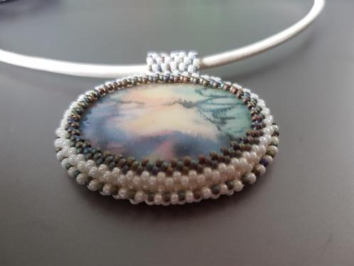 Unieke ketting Landscape: Leerkoord en beadembroidery, Sieraden, Tassen en Uiterlijk, Kettingen, Nieuw, Overige materialen, Wit