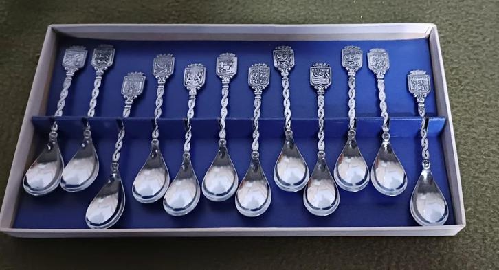 12 vintage theelepels met provincie wapens van Nederland, Antiek en Kunst, Antiek | Bestek, Ophalen of Verzenden