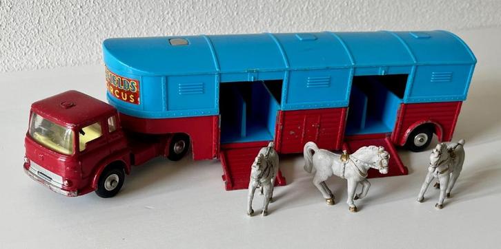 Corgi Chipperfields Bedford Tractor Articulated Horse Box, Hobby en Vrije tijd, Modelauto's | 1:43, Gebruikt, Bus of Vrachtwagen