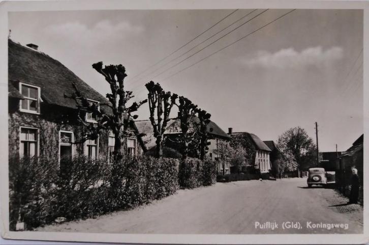 Oude gelopen ansichtkaart : De Koningsweg in Puiflijk. (gld), Verzamelen, Ansichtkaarten | Nederland, Gelopen, Gelderland, 1940 tot 1960