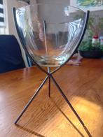 Glazen windlicht op metalen driepoot voor waxine lichtje, Ophalen of Verzenden, Zo goed als nieuw, Metaal, Minder dan 25 cm