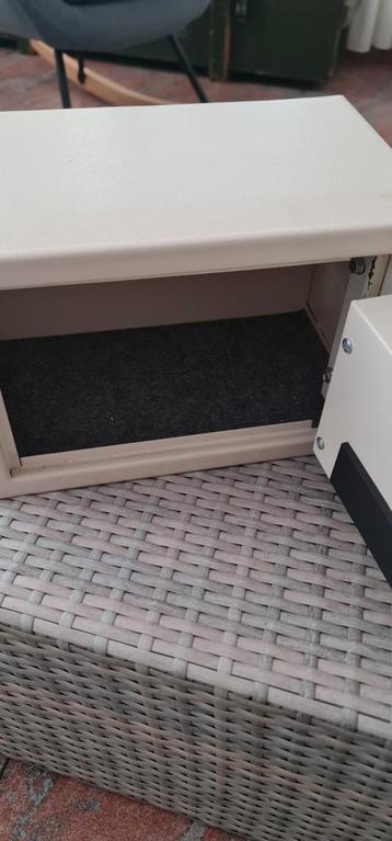 Kleine Brandkast met Code beschikbaar voor biedingen