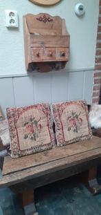 2 Engelse kussens 45x45 cm, Ophalen of Verzenden, Zo goed als nieuw, Minder dan 50 cm, Minder dan 50 cm