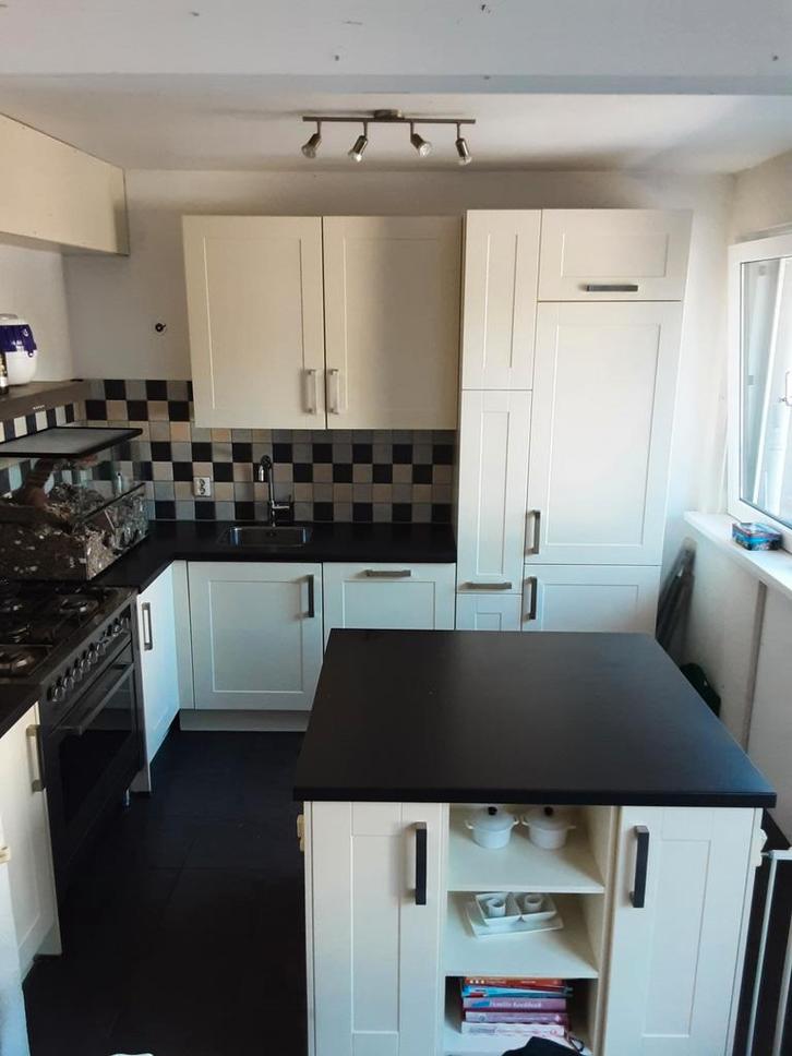 Complete keuken met eiland, direct beschikbaar, Huis en Inrichting, Keuken | Complete keukens, Gebruikt, Hoekkeuken, Ophalen