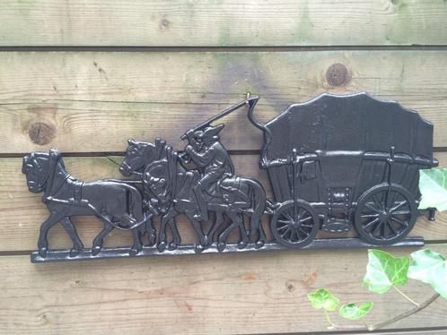 Wanddecoratie, gietijzeren haardplaat Boerenpaard met wagen,, Antiek en Kunst, Curiosa en Brocante, Ophalen of Verzenden