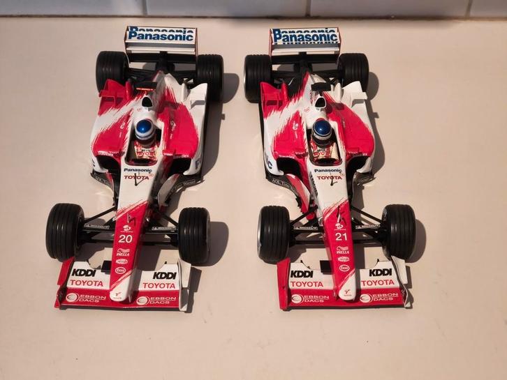 Toyota F1 schaalmodellen uit 2003 van Minichamps, Hobby en Vrije tijd, Modelauto's | 1:18, Zo goed als nieuw, Auto, MiniChamps