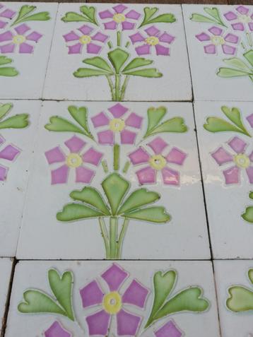 24 Art nouveau wandtegels opgelegde lila/roze bloem beschikbaar voor biedingen
