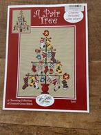 Borduurpatroon - Sue Hillis - Kerstboom met kerstsokken, Hobby en Vrije tijd, Ophalen of Verzenden, Nieuw, Handborduren, Patroon