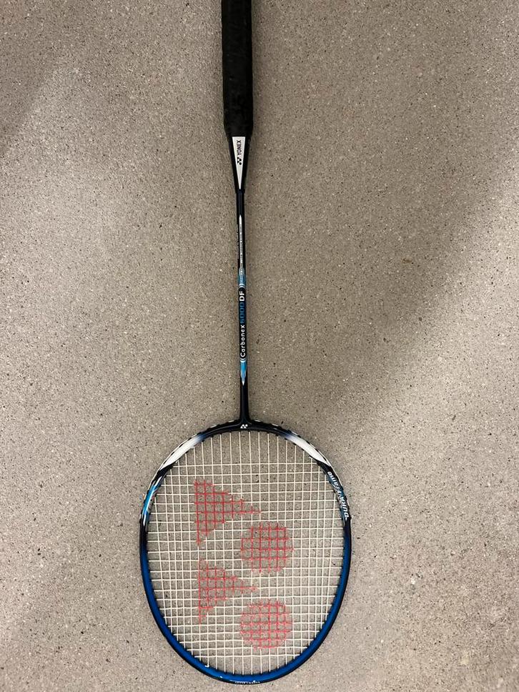 Yonex badmintonracket, Sport en Fitness, Badminton, Zo goed als nieuw, Racket(s), Ophalen of Verzenden