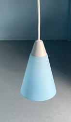 Vintage Ikea tretact hanglamp lichtblauw glas. Zgan., Huis en Inrichting, Lampen | Hanglampen, Ophalen of Verzenden, Zo goed als nieuw