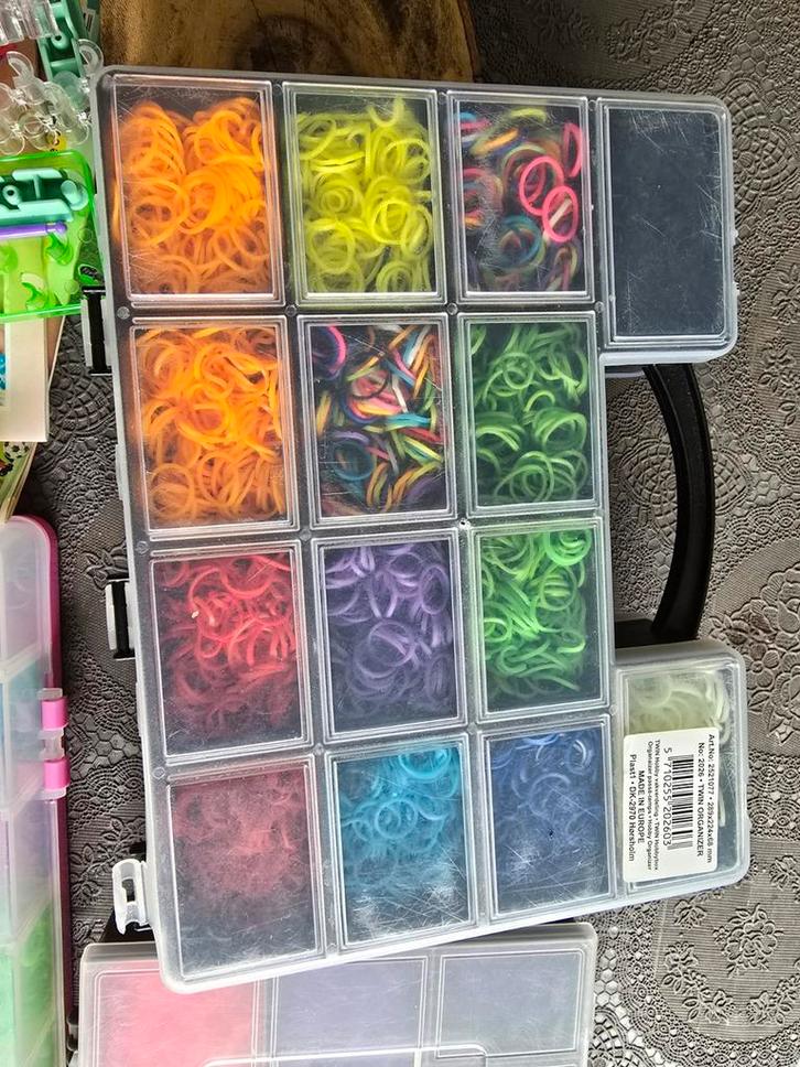Loom Elastiekjes + Boekjes, Hobby en Vrije tijd, Knutselen, Gebruikt, Materiaal, Ophalen of Verzenden