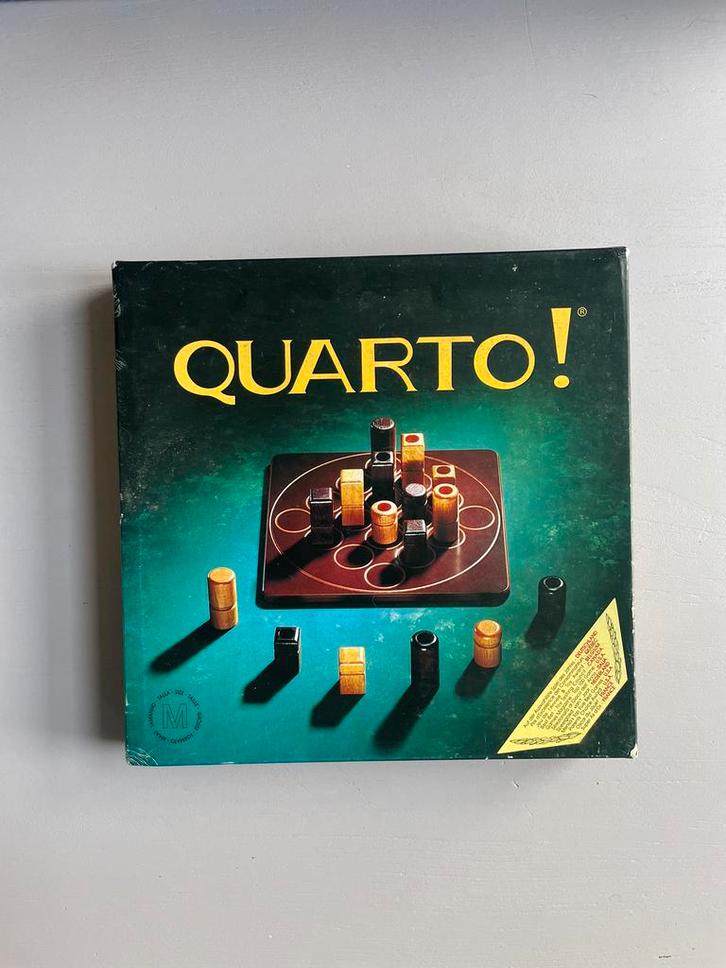 Quarto!, Hobby en Vrije tijd, Gezelschapsspellen | Bordspellen, Zo goed als nieuw, Een of twee spelers, Ophalen of Verzenden
