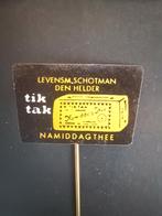 Speldje Den Helder Levensm. Schotman tik tak, Verzamelen, Speldjes, Pins en Buttons, Ophalen, Gebruikt, Overige onderwerpen